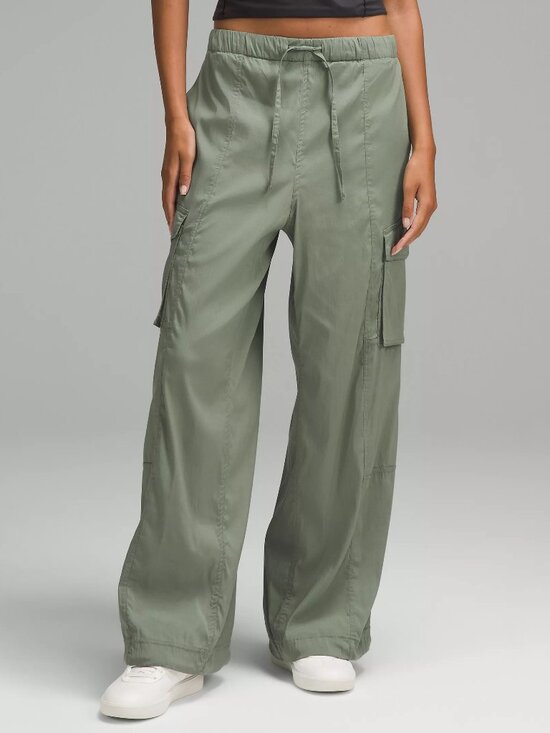 lululemon athletica Pants - lululemon Grey Eucalyptus Lightweight Adjustable Mid-Rise Cargo Pant size XS